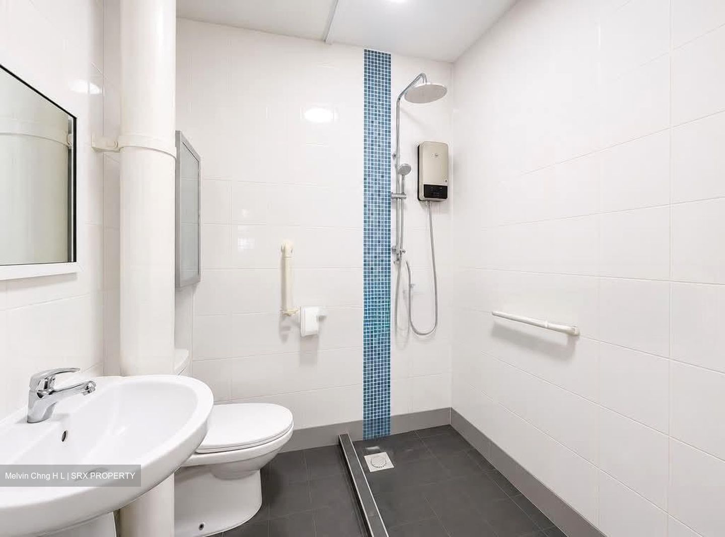 Blk 712 Hougang Avenue 2 (Hougang), HDB Executive #599190031